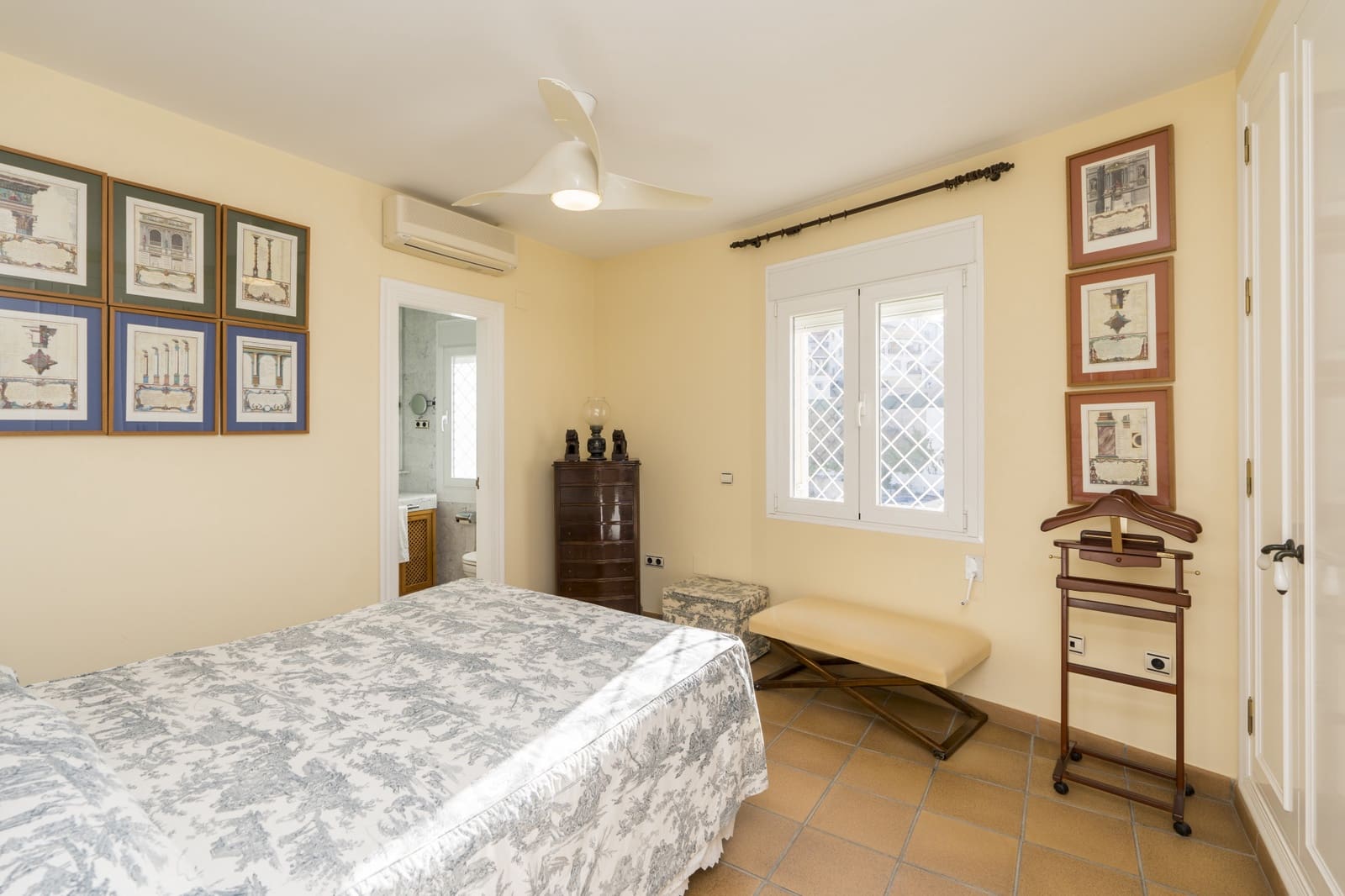 9 bedroom Villa for sale in Rincon de la Victoria with pool garage - € 2,450,000 (Ref: 9615228)