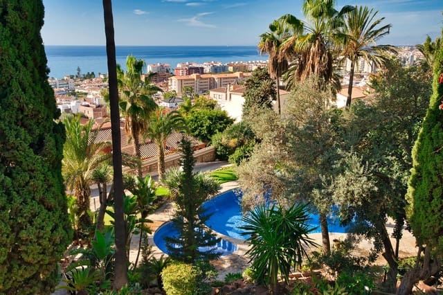 9 soverom Villa til salgs i Rincón de la Victoria med svømmebasseng garasje - € 2 450 000 (Ref: 9615228)