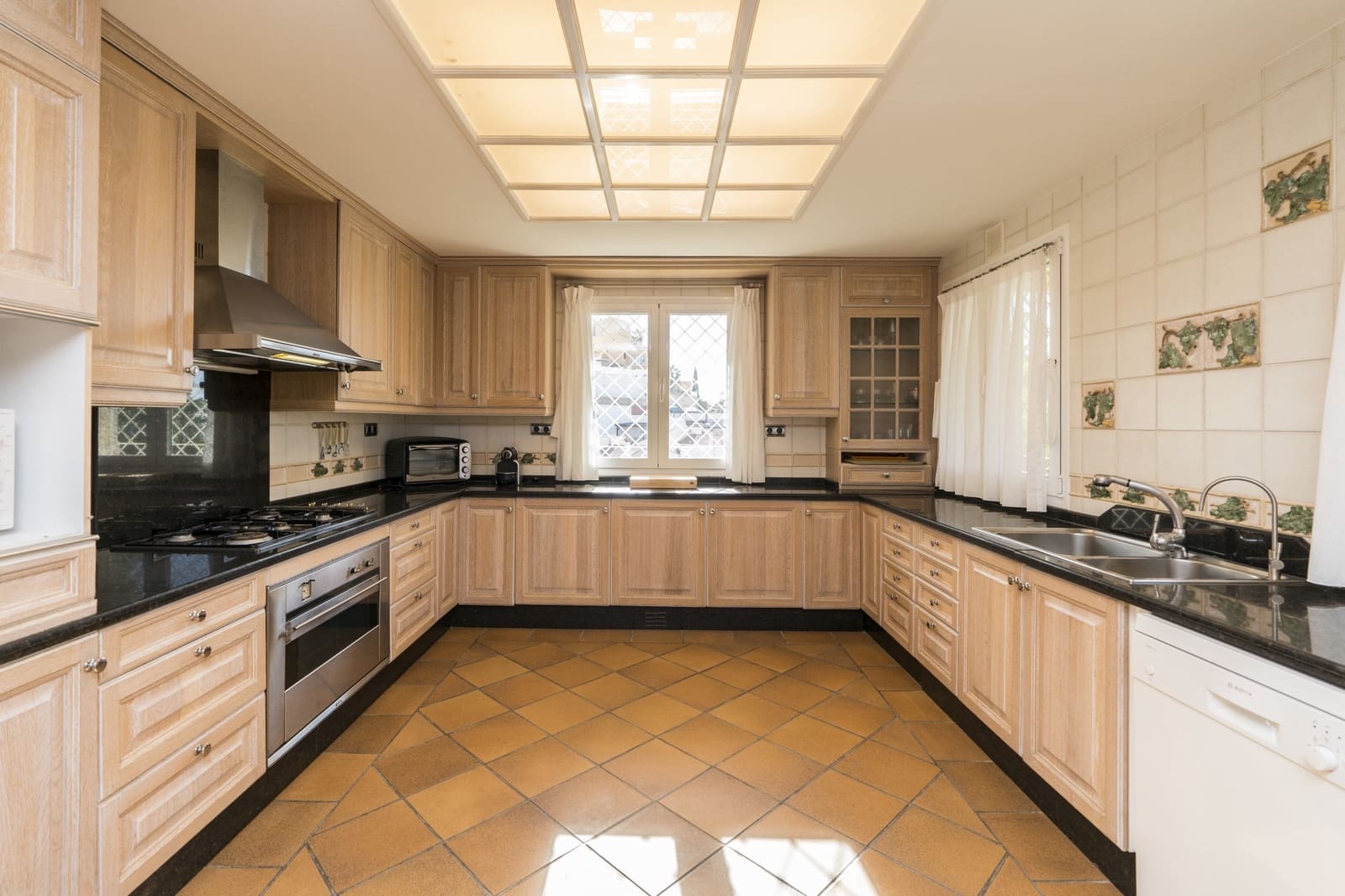 9 bedroom Villa for sale in Rincon de la Victoria with pool garage - € 2,450,000 (Ref: 9615228)