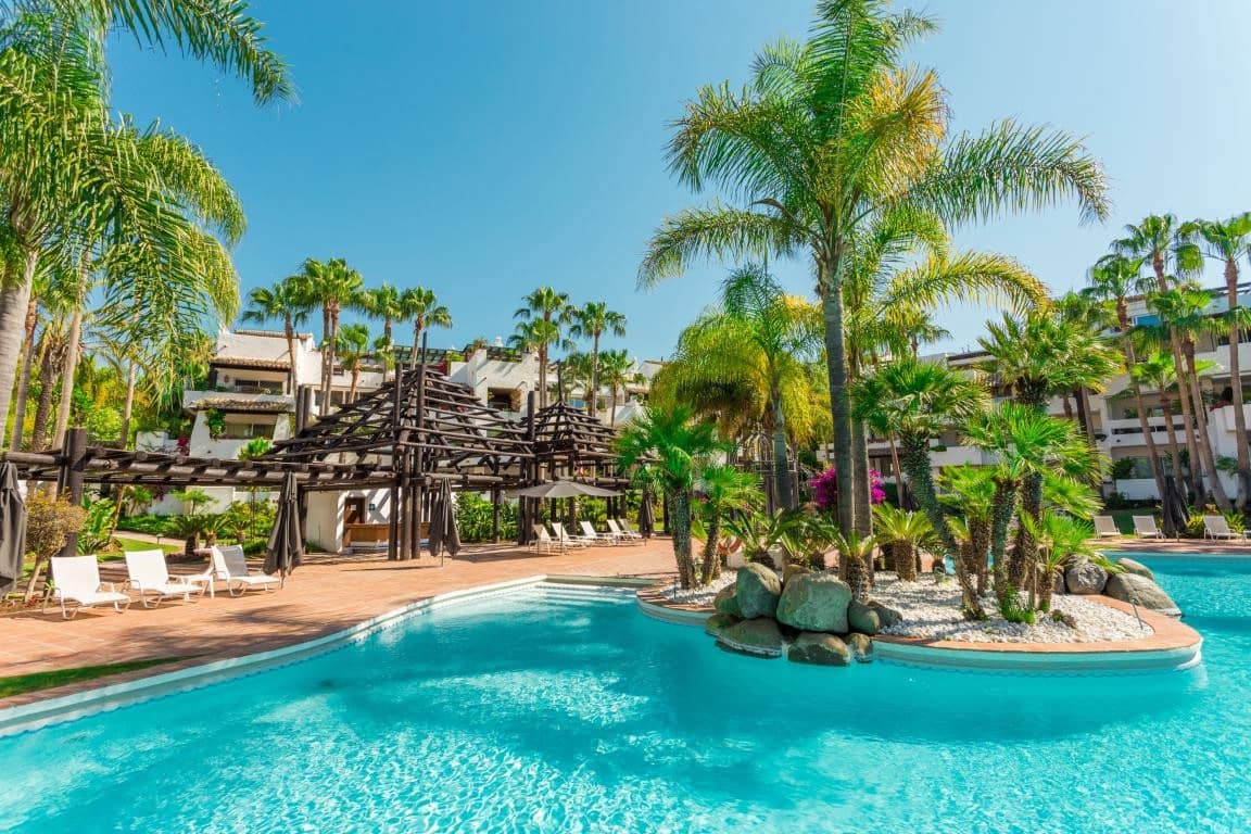 1 bedroom Apartment for sale in Marbella with pool garage - € 2,175,000 (Ref: 9615232)
