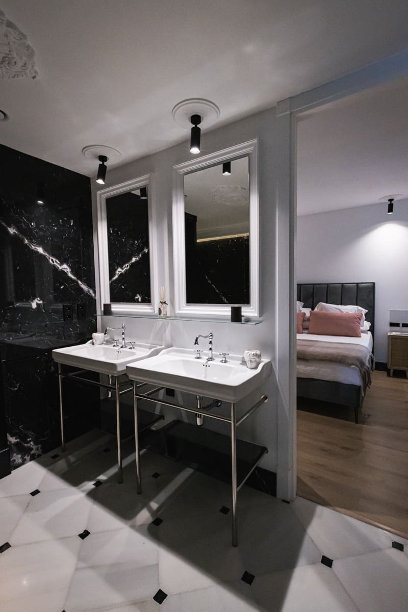 1 bedroom Apartment for sale in Marbella with pool garage - € 2,175,000 (Ref: 9615232)