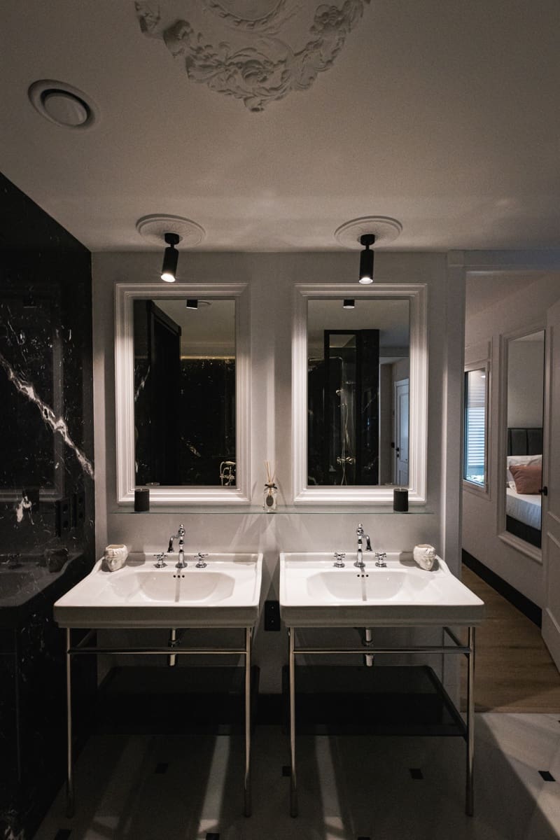 1 bedroom Apartment for sale in Marbella with pool garage - € 2,175,000 (Ref: 9615232)