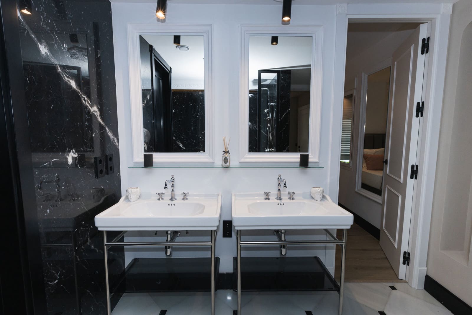 1 bedroom Apartment for sale in Marbella with pool garage - € 2,175,000 (Ref: 9615232)