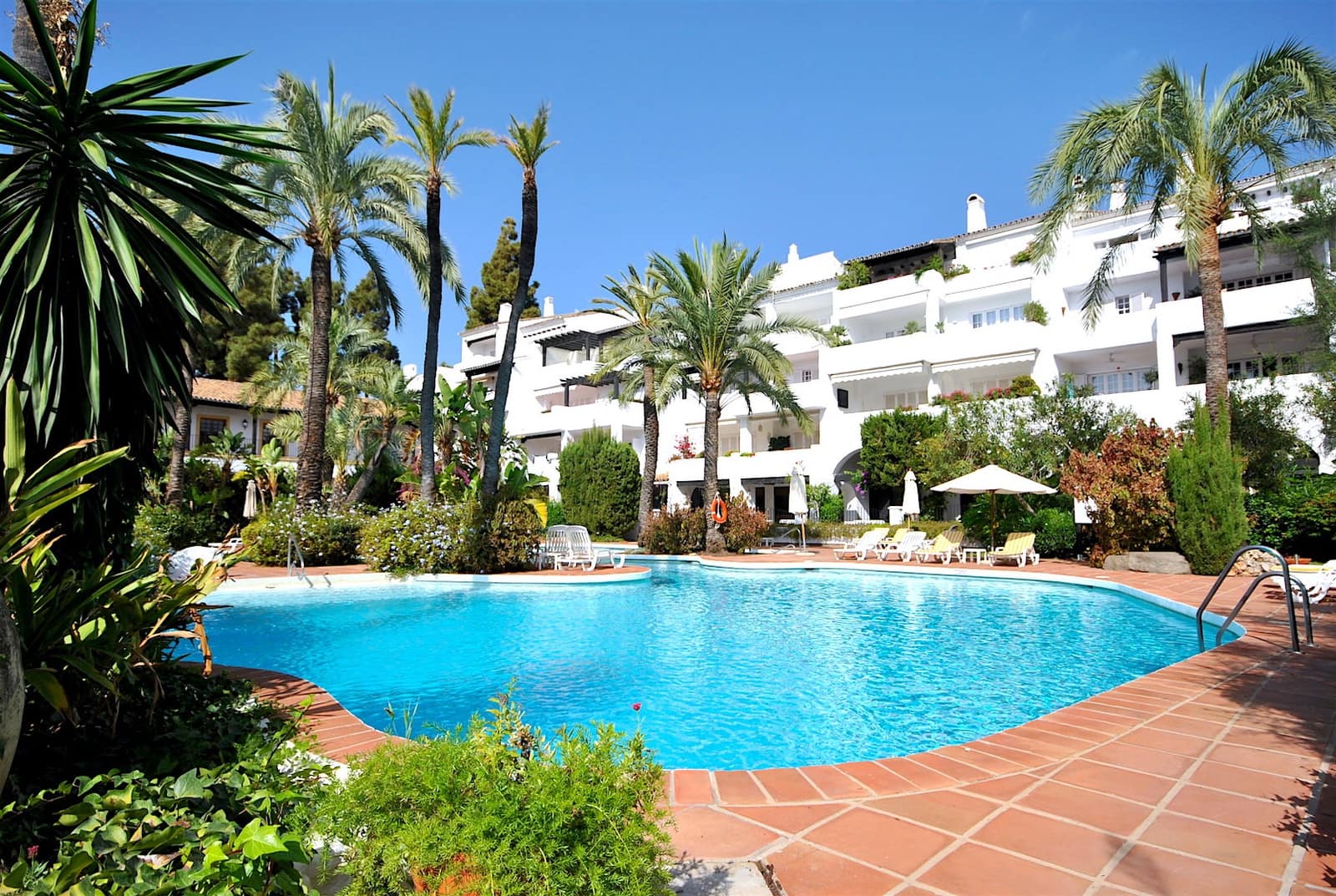1 bedroom Apartment for sale in Marbella with pool garage - € 2,175,000 (Ref: 9615232)
