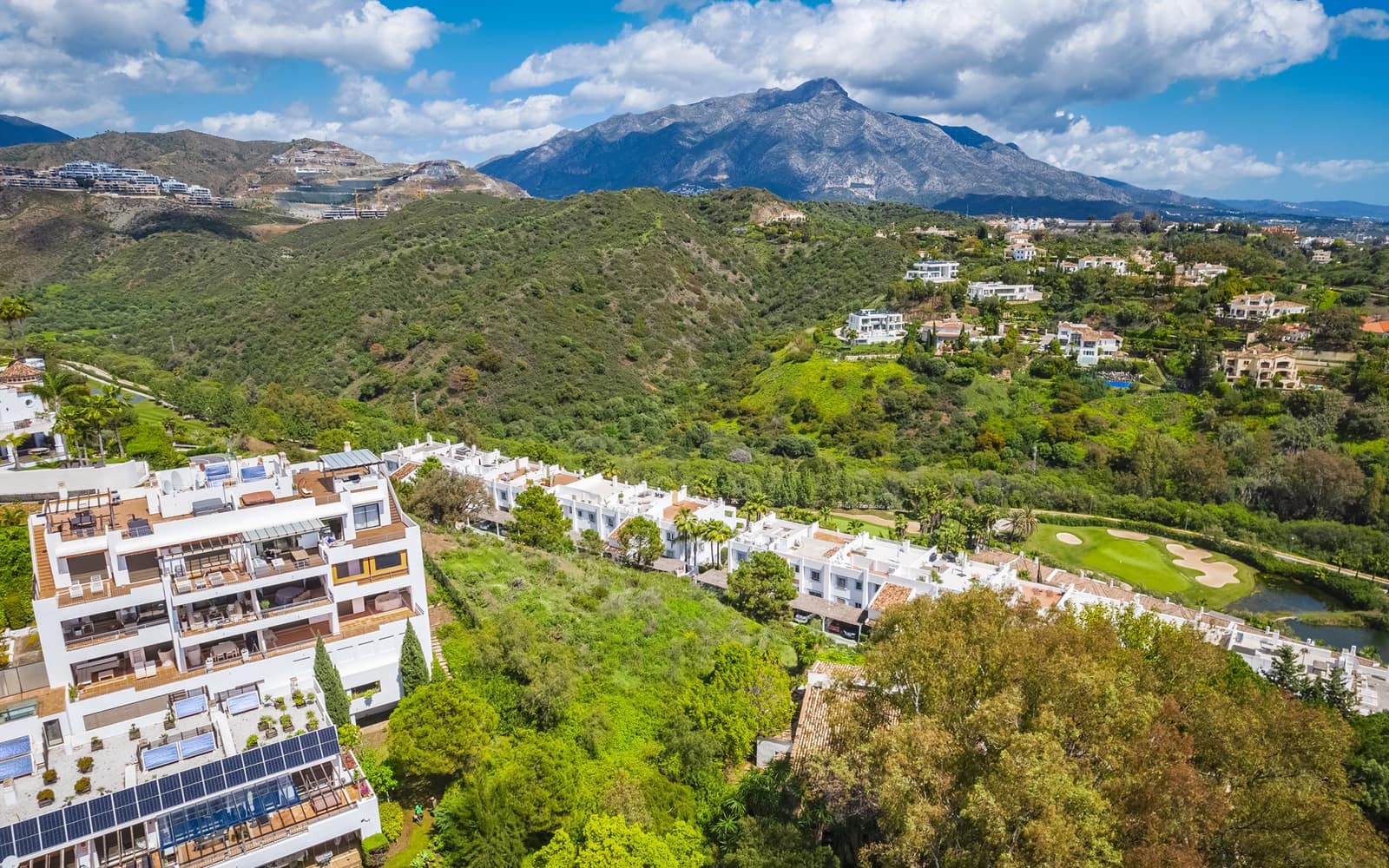 Terrain à Bâtir à vendre à Benahavis - 1 795 000 € (Ref: 9615234)