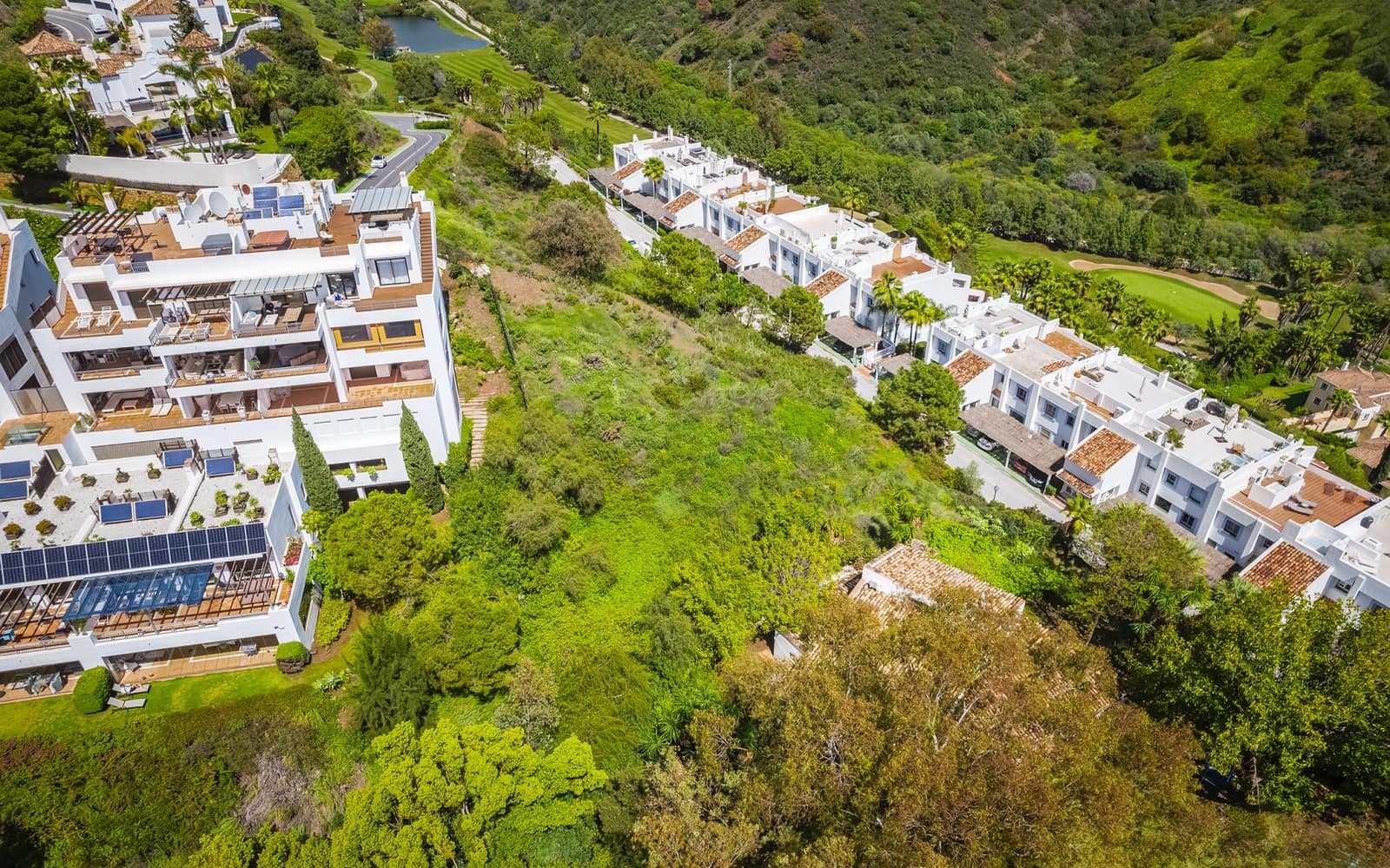 Building Plot for sale in Benahavis - € 2,200,000 (Ref: 9615234)