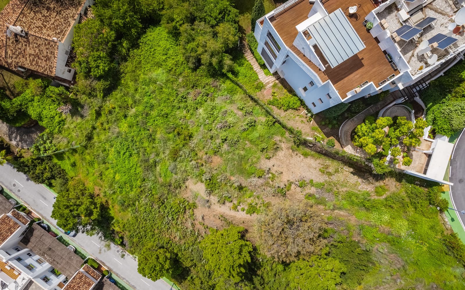 Building Plot for sale in Benahavis - € 2,200,000 (Ref: 9615234)