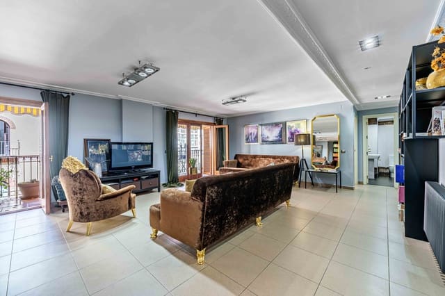 4 bedroom Apartment for sale in Málaga city with garage - € 870,000 (Ref: 9615239)