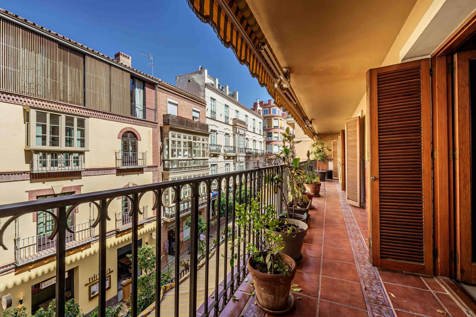 4 bedroom Apartment for sale in Malaga city with garage - € 870,000 (Ref: 9615239)