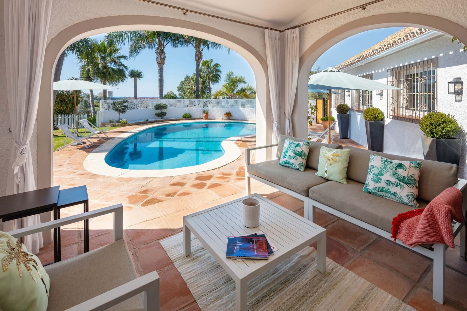 5 bedroom Villa for sale in Marbella with pool garage - € 1,795,000 (Ref: 9622353)