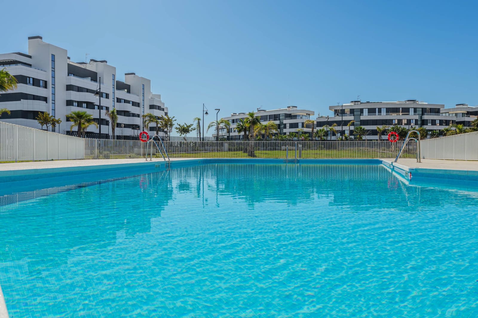 4 sovrum Takvåning till salu i Torremolinos med pool garage - 1 350 000 € (Ref: 9629783)