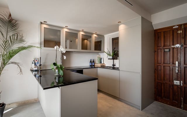 2 bedroom Townhouse for sale in Marbella with pool - € 499,000 (Ref: 9629784)