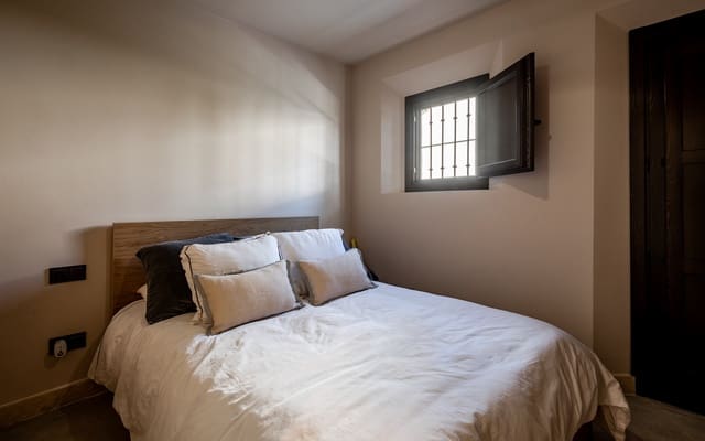 2 bedroom Townhouse for sale in Marbella with pool - € 499,000 (Ref: 9629784)