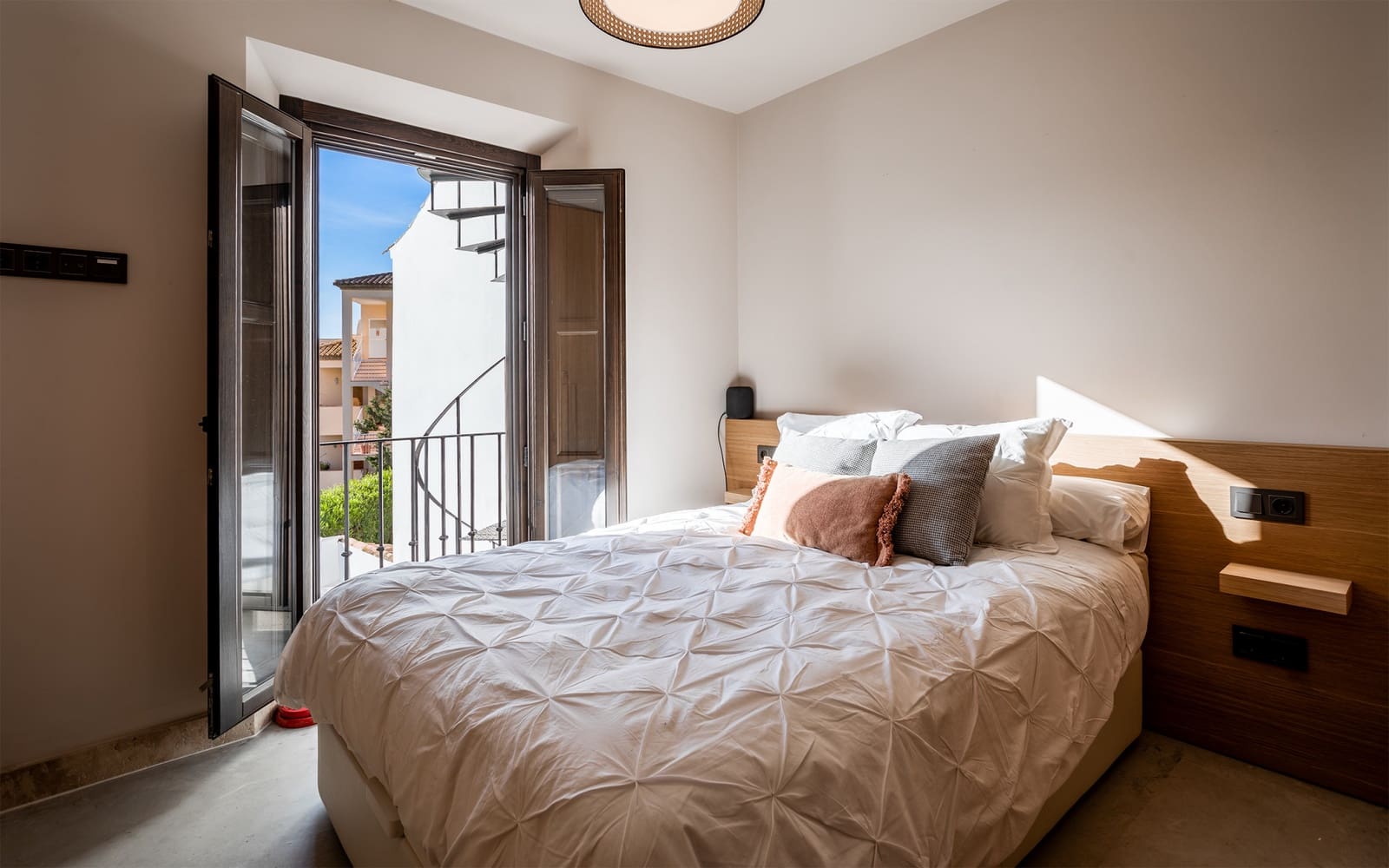 2 bedroom Townhouse for sale in Marbella with pool - € 499,000 (Ref: 9629784)