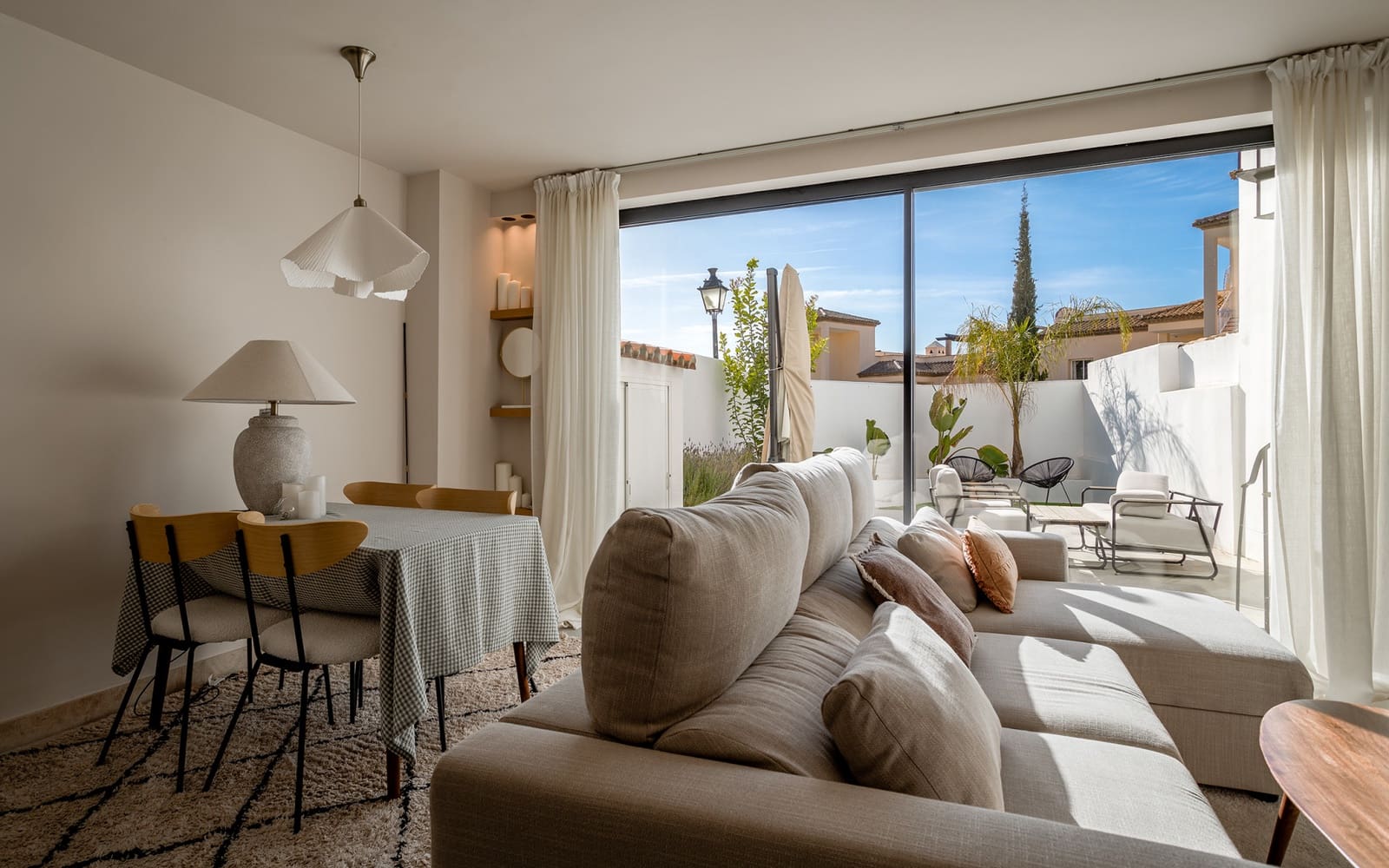 2 bedroom Townhouse for sale in Marbella with pool - € 525,000 (Ref: 9629784)