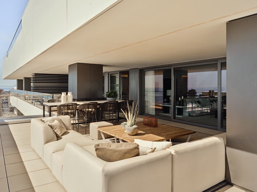 Ático de 4 habitaciones en Málaga ciudad en venta con piscina garaje - 5.942.000 € (Ref: 9637237)