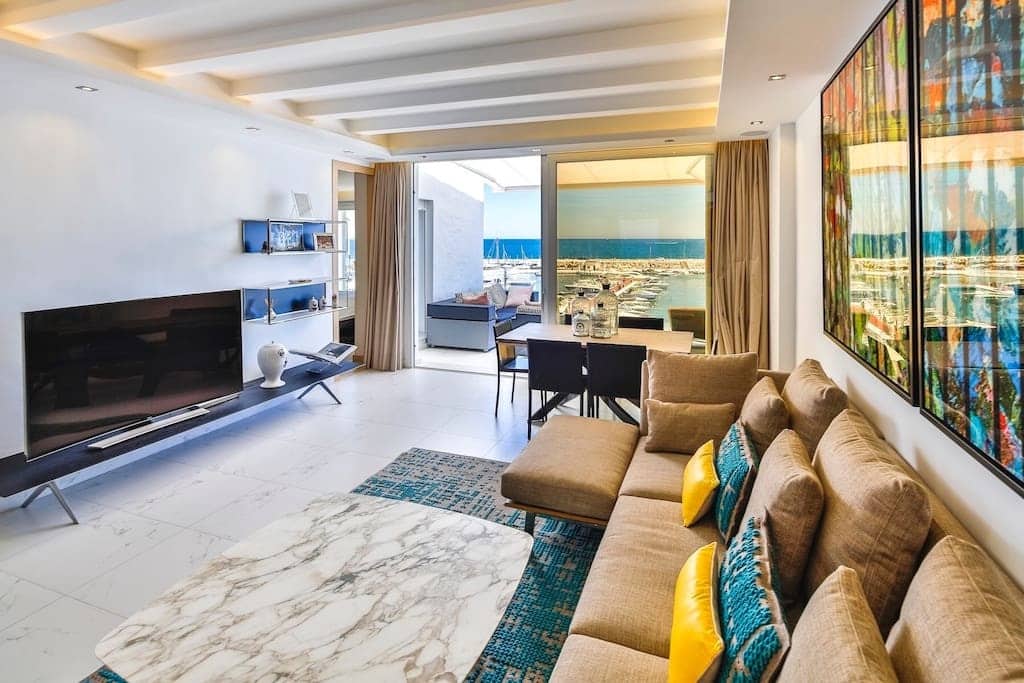 Ático de 2 habitaciones en Puerto Banus en venta - 3.000.000 € (Ref: 9644644)