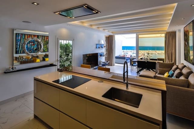 2 makuuhuone Kattohuoneisto myytävänä paikassa Puerto Banus, Marbella - 3 000 000 € (Ref: 9644644)