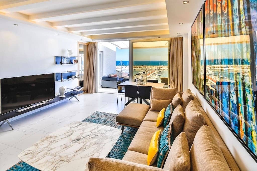 Ático de 2 habitaciones en Puerto Banus en venta - 3.000.000 € (Ref: 9644644)