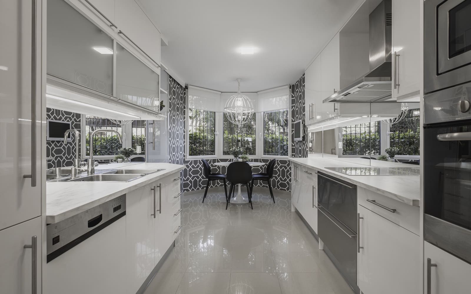 2 soveværelse Lejlighed til salg i Marbella med swimmingpool garage - € 700.000 (Ref: 9647865)