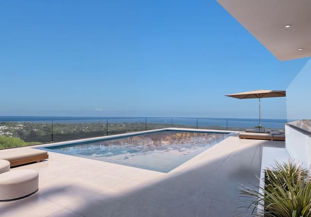 Chalet de 4 habitaciones en Sotogrande Alto, San Roque en venta con piscina garaje - 3.800.000 € (Ref: 9655778)