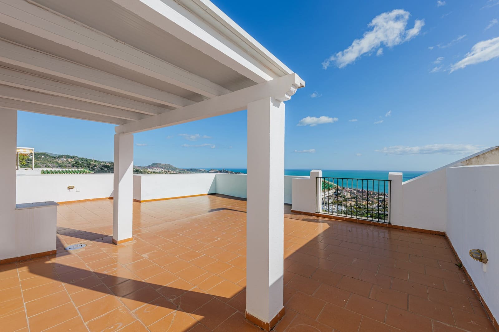 4 soveværelse Penthouse til salg i Malaga by med swimmingpool garage - € 1.090.000 (Ref: 9658468)