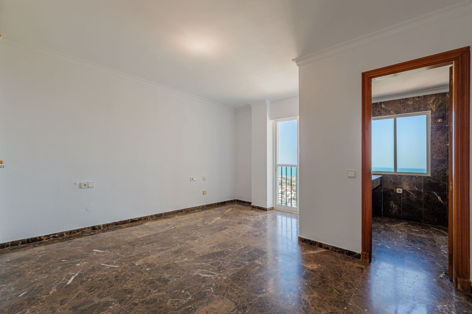 4 soveværelse Penthouse til salg i Malaga by med swimmingpool garage - € 1.090.000 (Ref: 9658468)