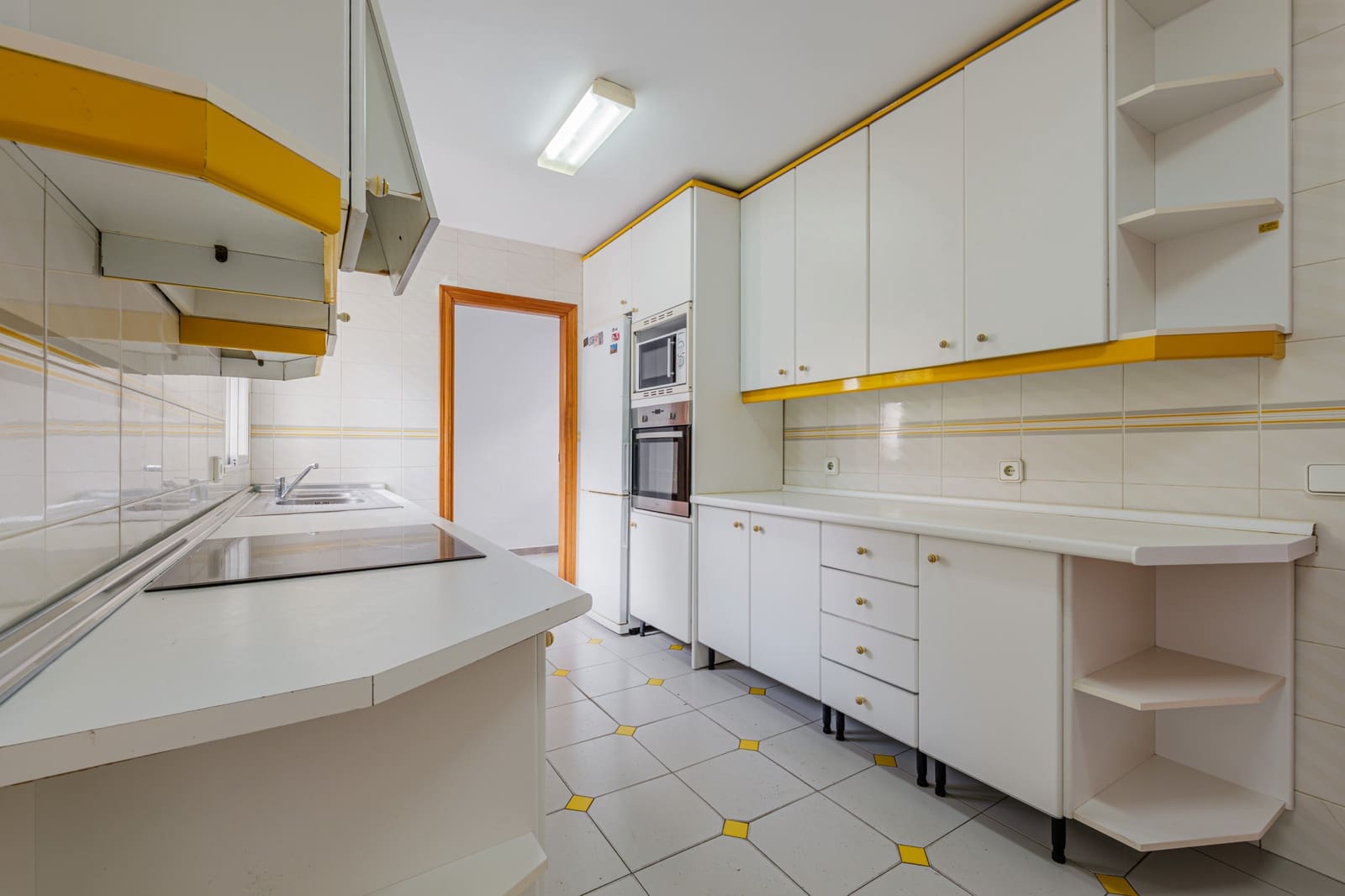 4 soveværelse Penthouse til salg i Malaga by med swimmingpool garage - € 1.090.000 (Ref: 9658468)