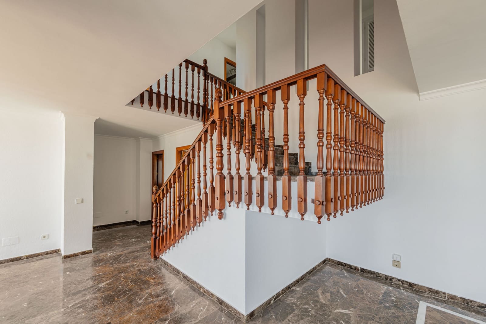 4 soveværelse Penthouse til salg i Malaga by med swimmingpool garage - € 1.090.000 (Ref: 9658468)