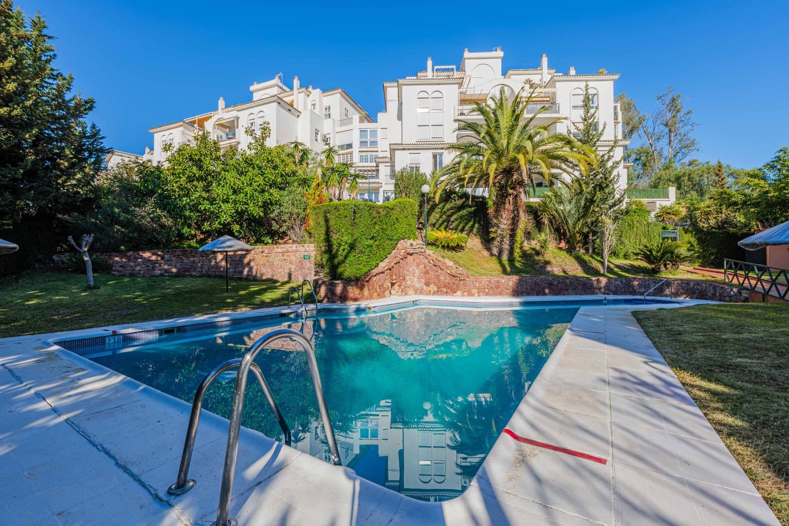 4 soveværelse Penthouse til salg i Malaga by med swimmingpool garage - € 1.090.000 (Ref: 9658468)