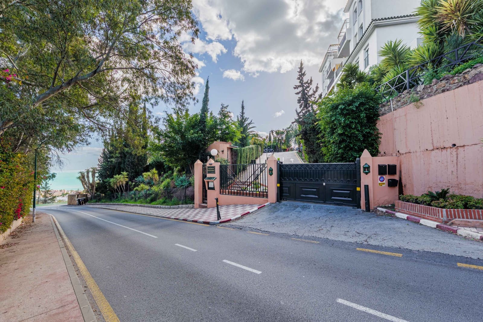 4 soveværelse Penthouse til salg i Malaga by med swimmingpool garage - € 1.090.000 (Ref: 9658468)