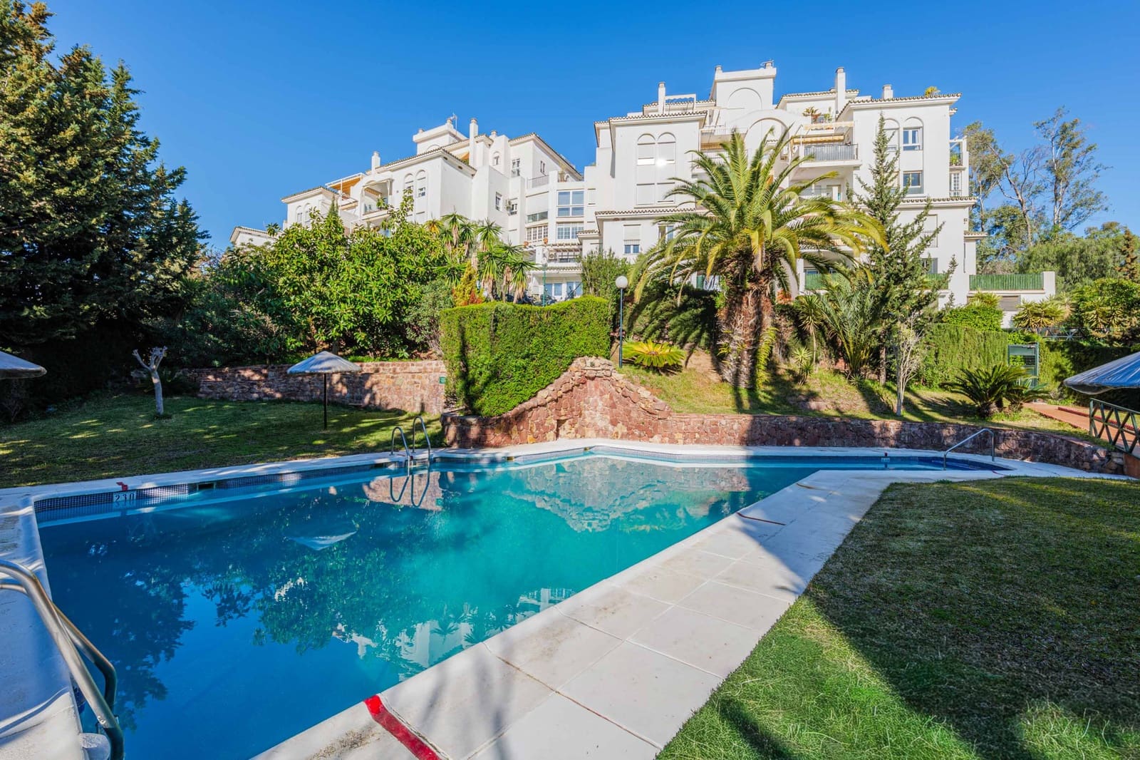 4 soveværelse Penthouse til salg i Malaga by med swimmingpool garage - € 1.090.000 (Ref: 9658468)