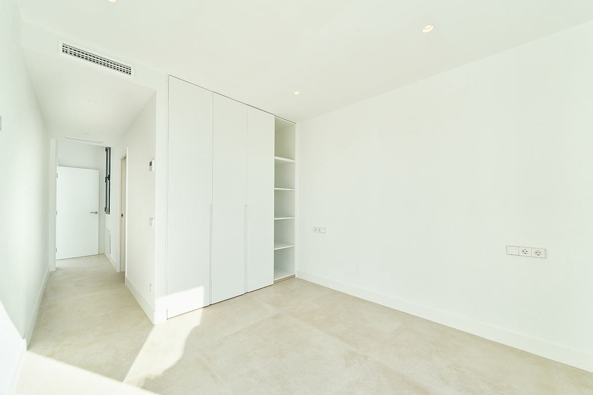 4 sypialnia Willa na sprzedaż w Estepona z basenem garażem - 2 100 000 € (Ref: 9666138)
