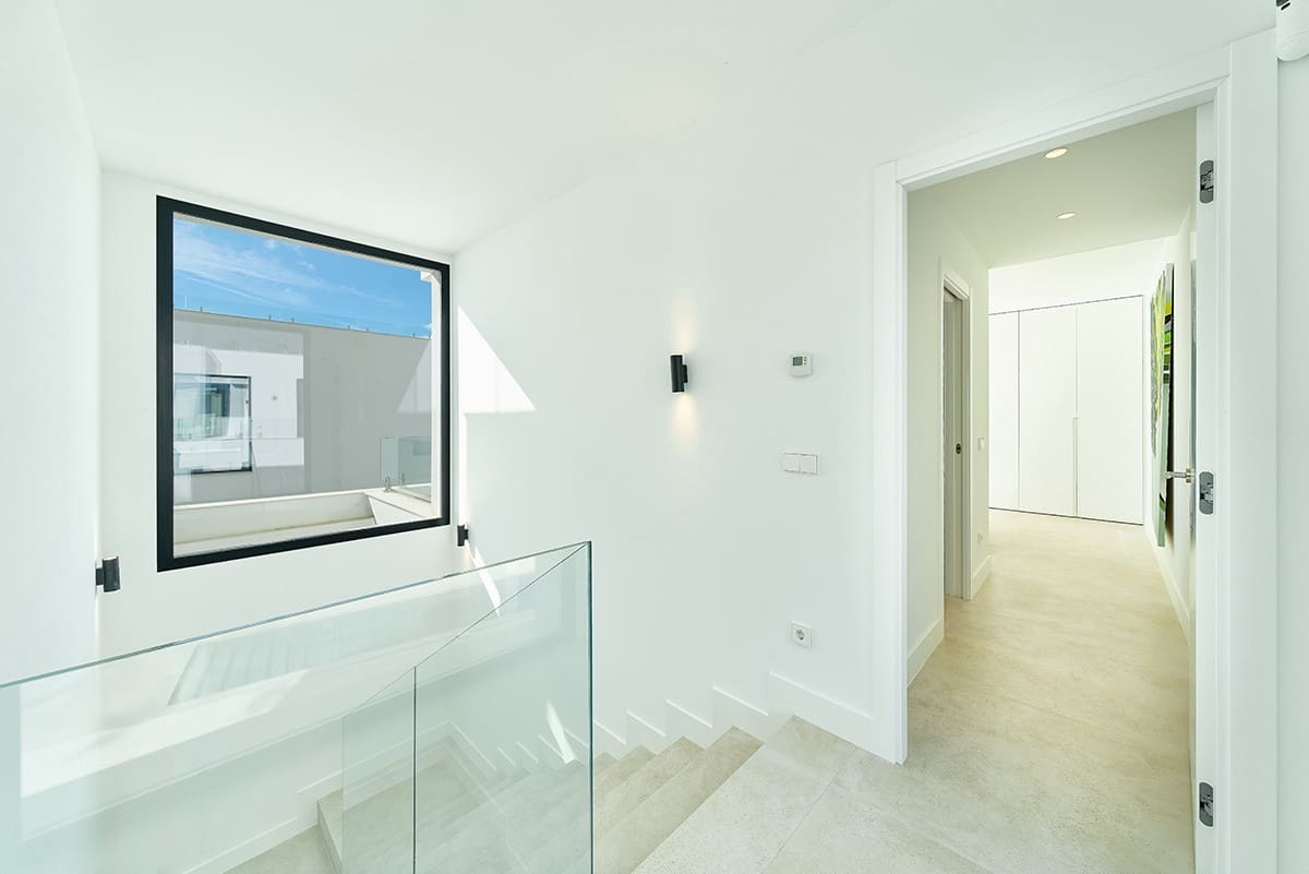 4 sypialnia Willa na sprzedaż w Estepona z basenem garażem - 2 100 000 € (Ref: 9666138)