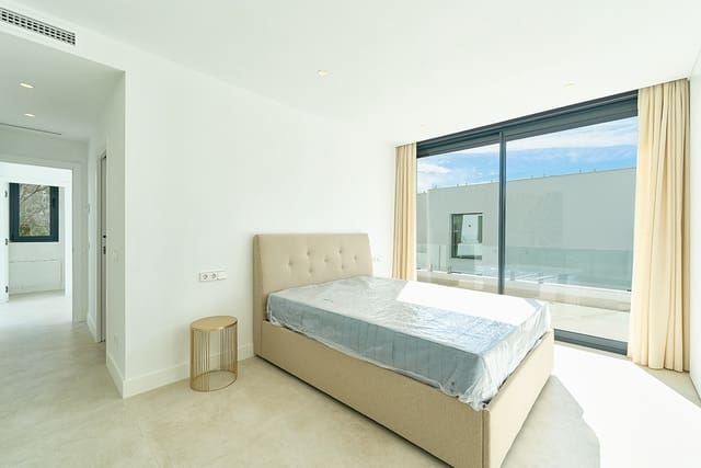 4 sypialnia Willa na sprzedaż w Estepona z basenem garażem - 2 100 000 € (Ref: 9666138)