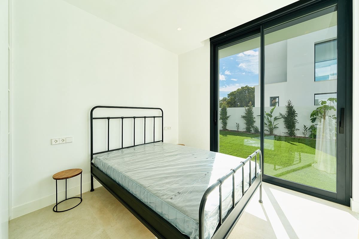 4 sypialnia Willa na sprzedaż w Estepona z basenem garażem - 2 100 000 € (Ref: 9666138)