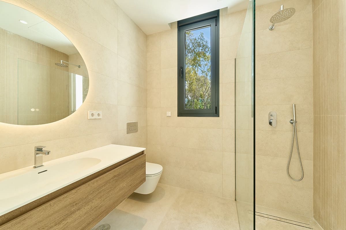 4 sypialnia Willa na sprzedaż w Estepona z basenem garażem - 2 100 000 € (Ref: 9666138)
