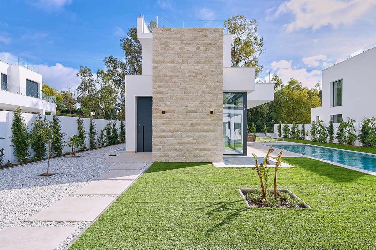 4 sypialnia Willa na sprzedaż w Estepona z basenem garażem - 2 100 000 € (Ref: 9666138)