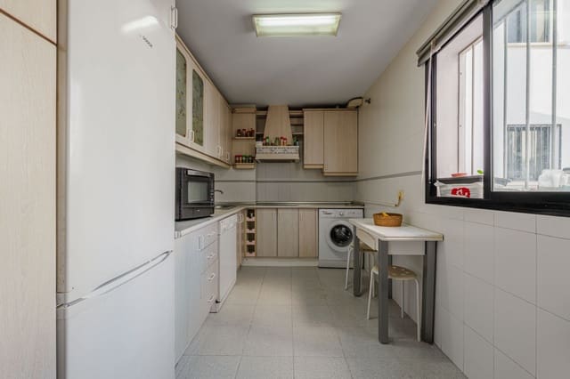 3 sovrum Takvåning till salu i Málaga stad med garage - 365 000 € (Ref: 9673967)