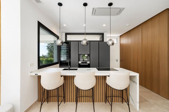 Pareado de 4 habitaciones en Marbella en venta con piscina garaje - 3.500.000 € (Ref: 9677007)