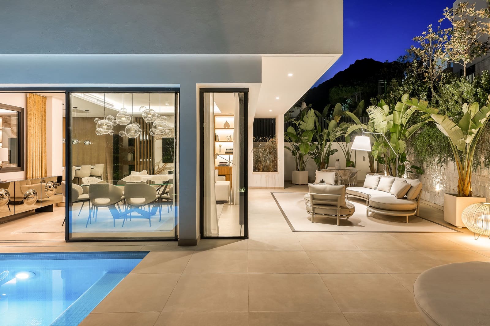 Pareado de 4 habitaciones en Marbella en venta con piscina garaje - 3.500.000 € (Ref: 9677007)