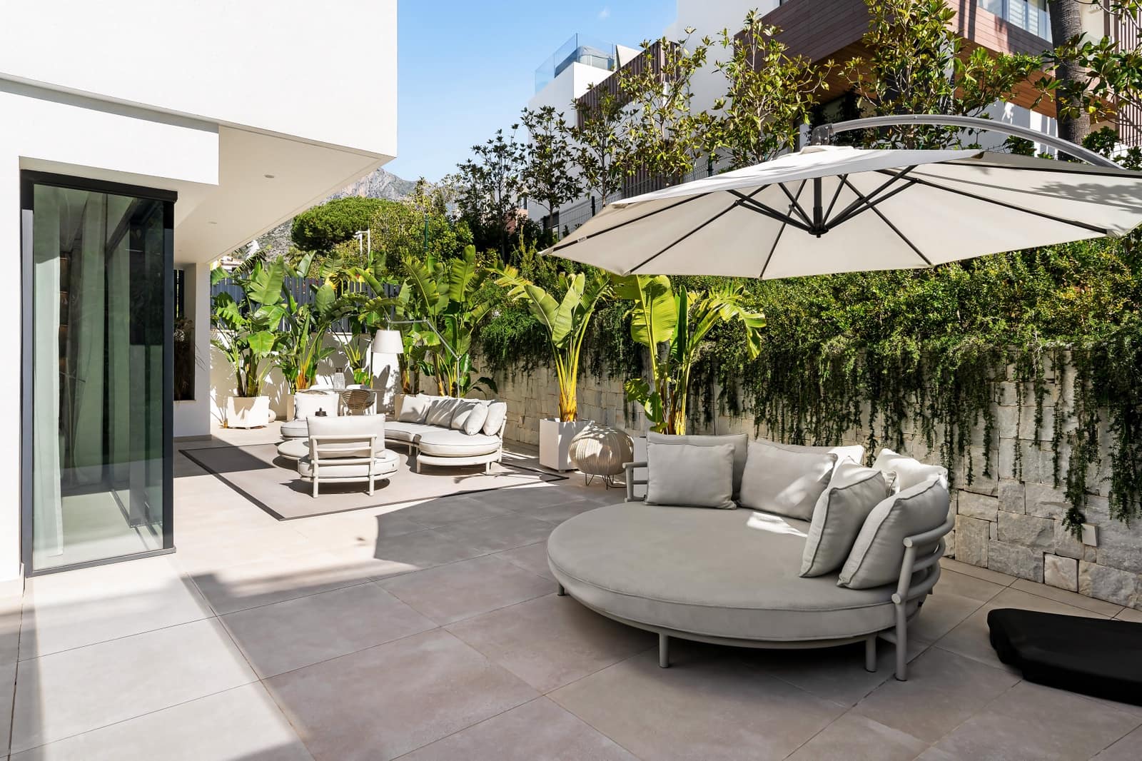 Pareado de 4 habitaciones en Marbella en venta con piscina garaje - 3.500.000 € (Ref: 9677007)