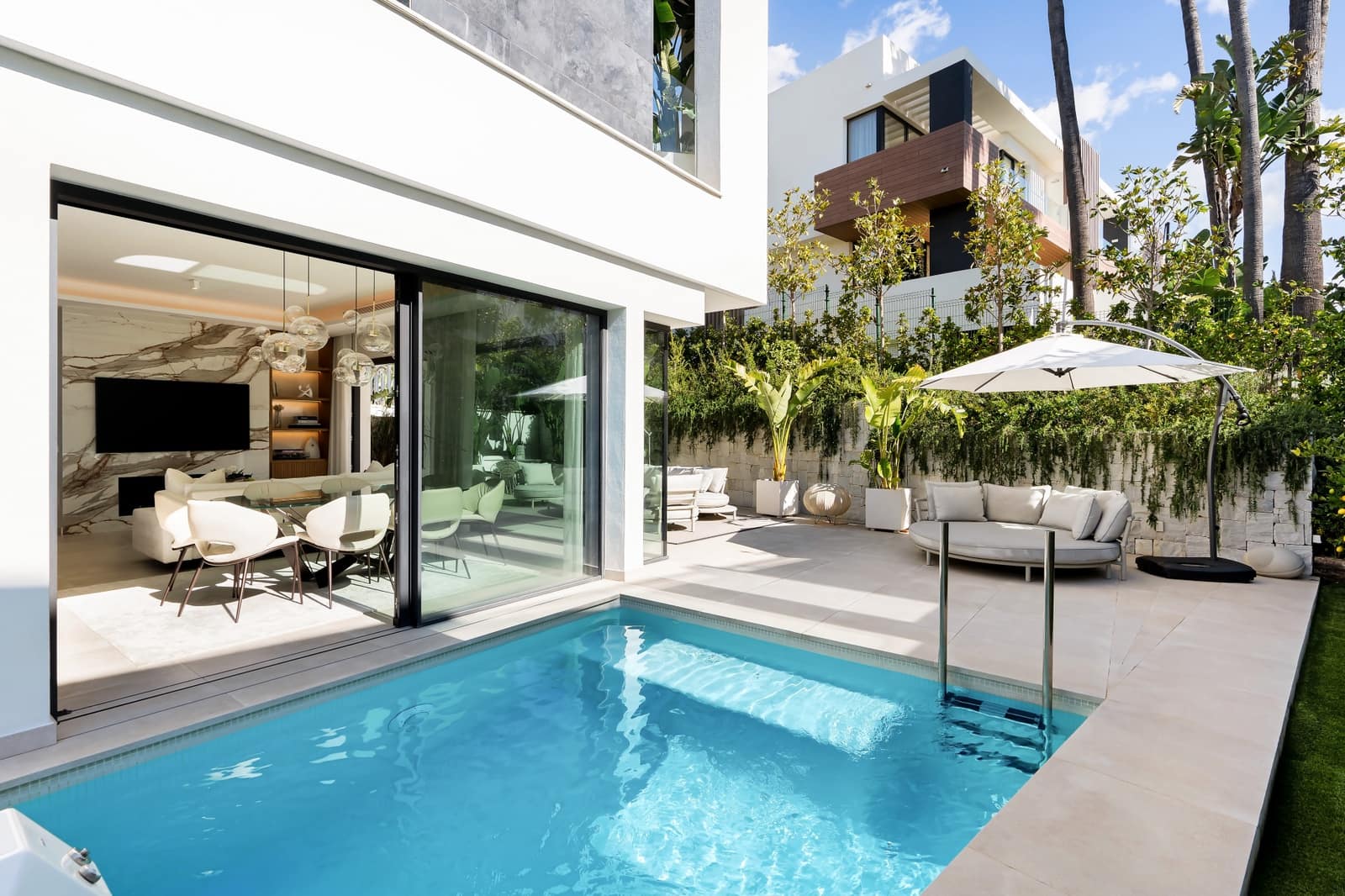 Pareado de 4 habitaciones en Marbella en venta con piscina garaje - 3.500.000 € (Ref: 9677007)