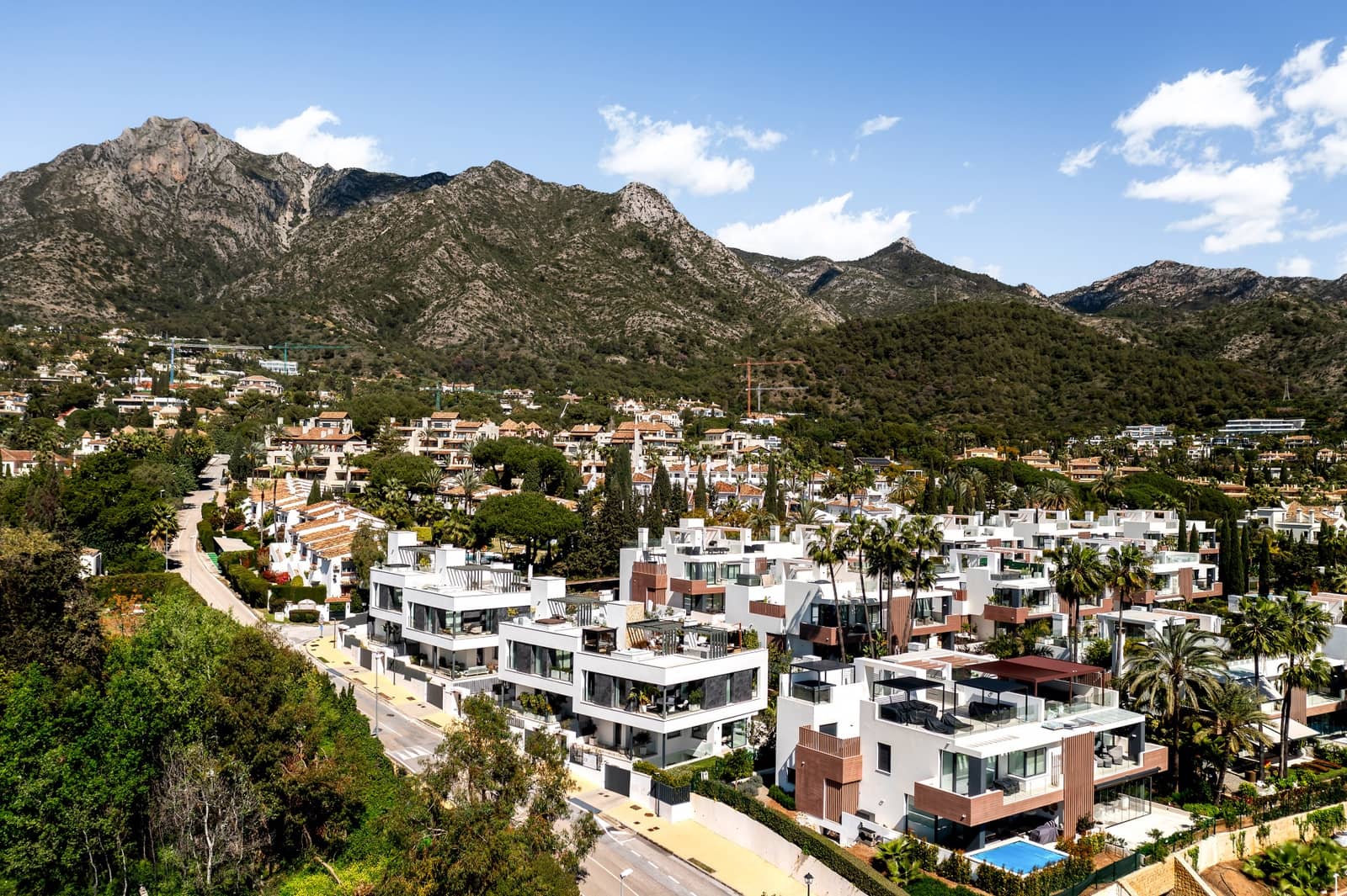 Pareado de 4 habitaciones en Marbella en venta con piscina garaje - 3.500.000 € (Ref: 9677007)