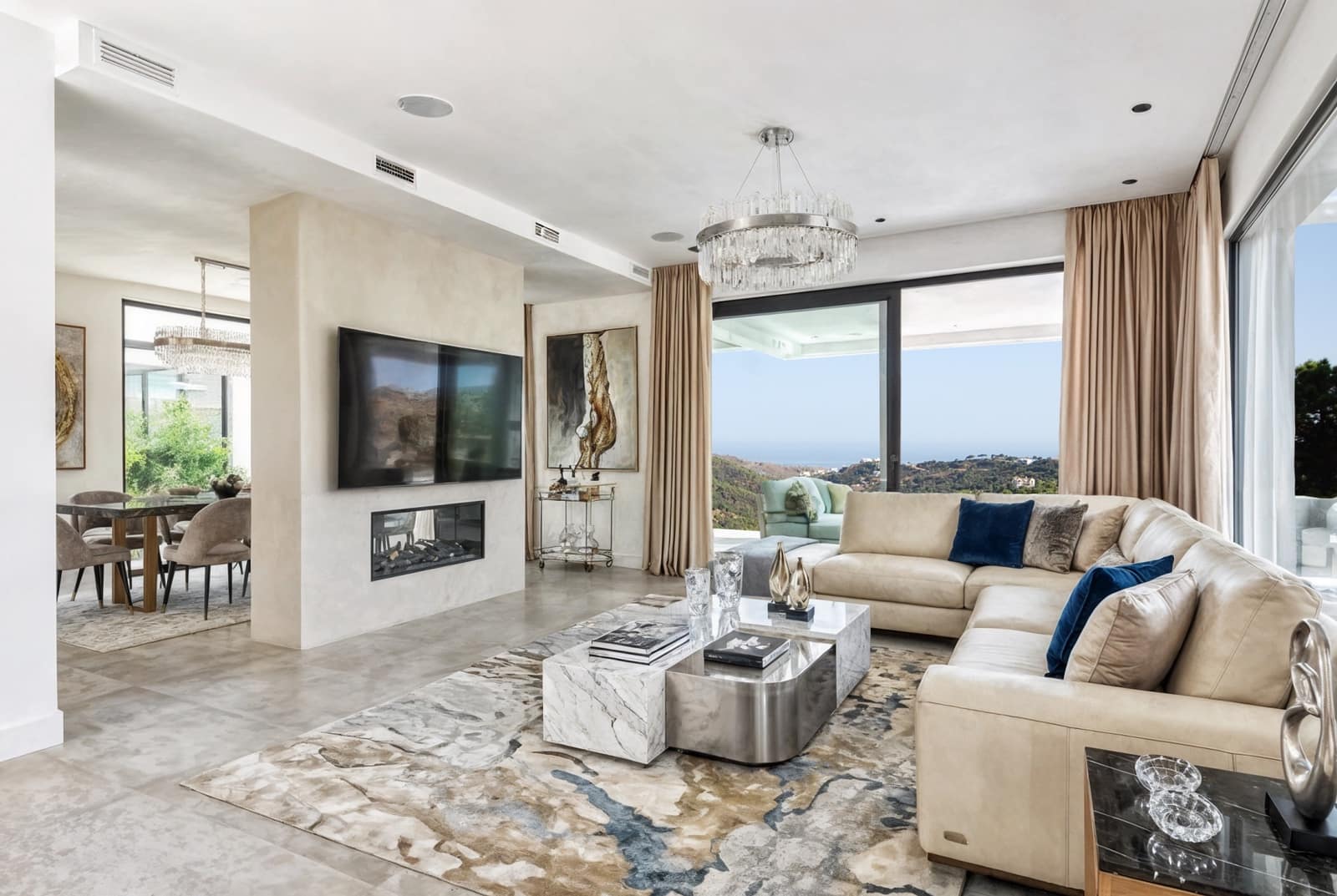 4 bedroom Villa for sale in Benahavis with pool garage - € 3,250,000 (Ref: 9686202)