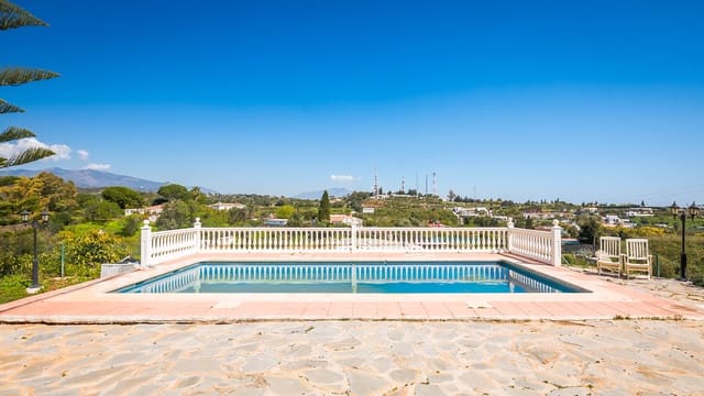 4 chambre Finca/Maison de Campagne à vendre à El Padrón, Estepona avec piscine garage - 1 960 000 € (Ref: 9694893)