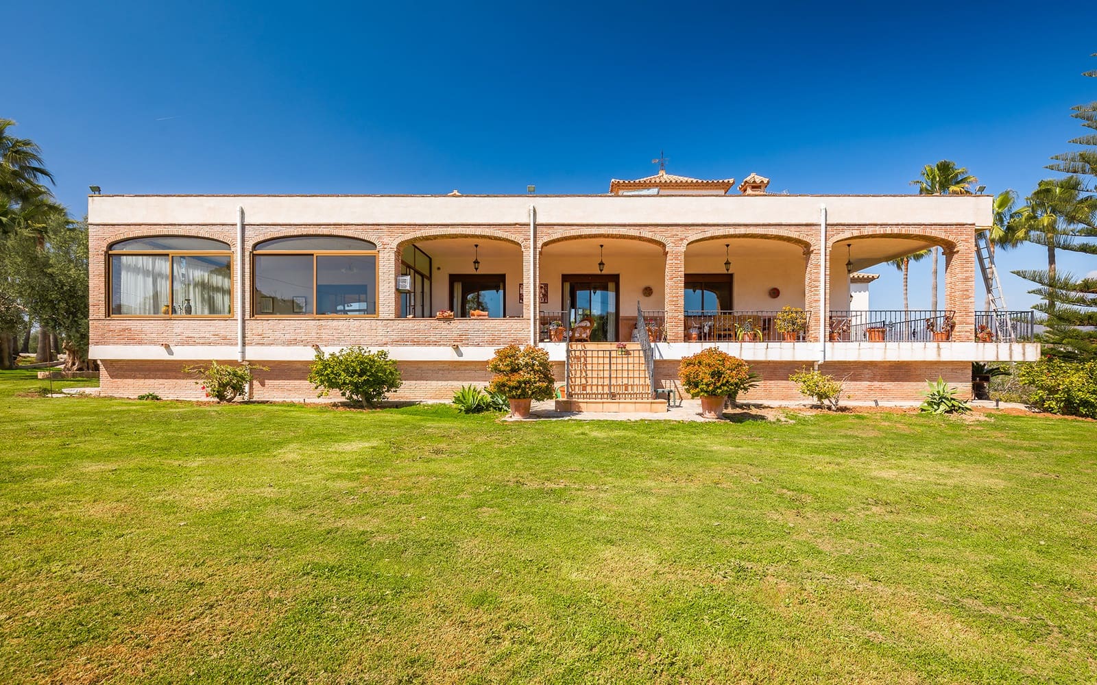 Finca/Casa Rural de 4 habitaciones en El Padrón en venta con piscina garaje - 1.960.000 € (Ref: 9694893)