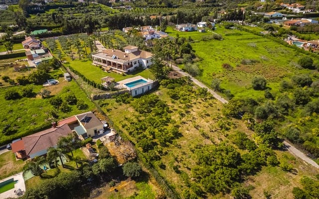 4 chambre Finca/Maison de Campagne à vendre à El Padrón, Estepona avec piscine garage - 1 960 000 € (Ref: 9694893)