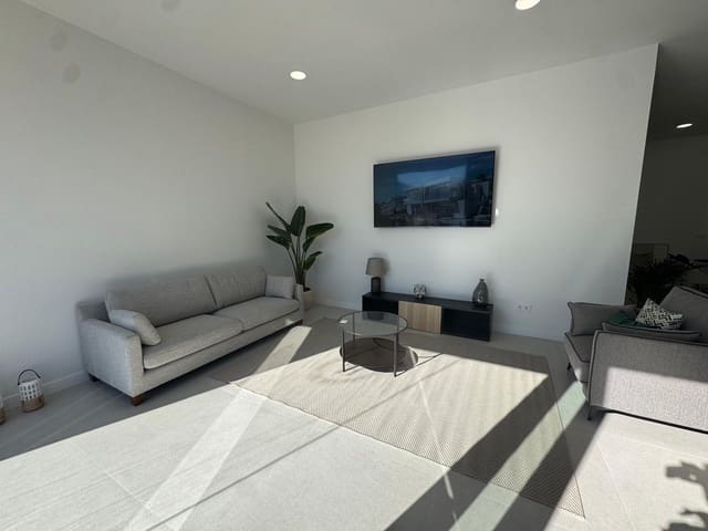 4 soveværelse Semi-Rækkehus til salg i Lagos, Vélez-Málaga med swimmingpool garage - € 469.000 (Ref: 9694895)