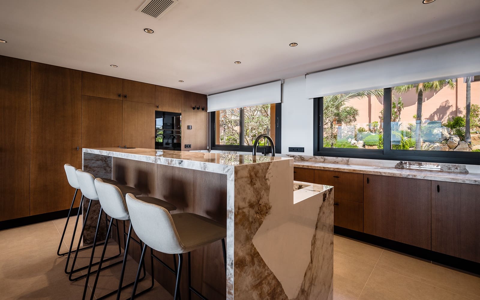 3 slaapkamer Appartement te koop in Marbella met zwembad garage - € 1.650.000 (Ref: 9714626)